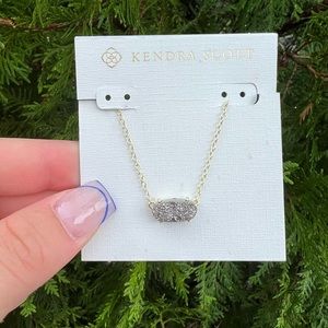 Kendra Scott necklace